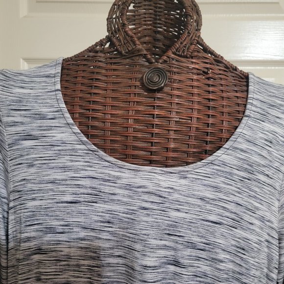 Grace Long Sleeve Workout Top with High/Low styling  - Size XLarge - Picture 3 of 14